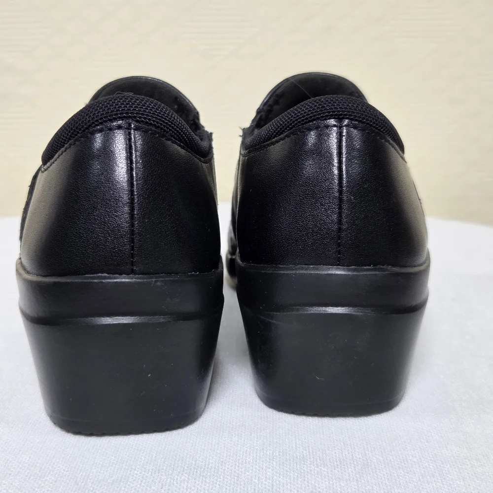 NWOT Clarks Women's Angie Pearl Slip-On Shoes Size-6